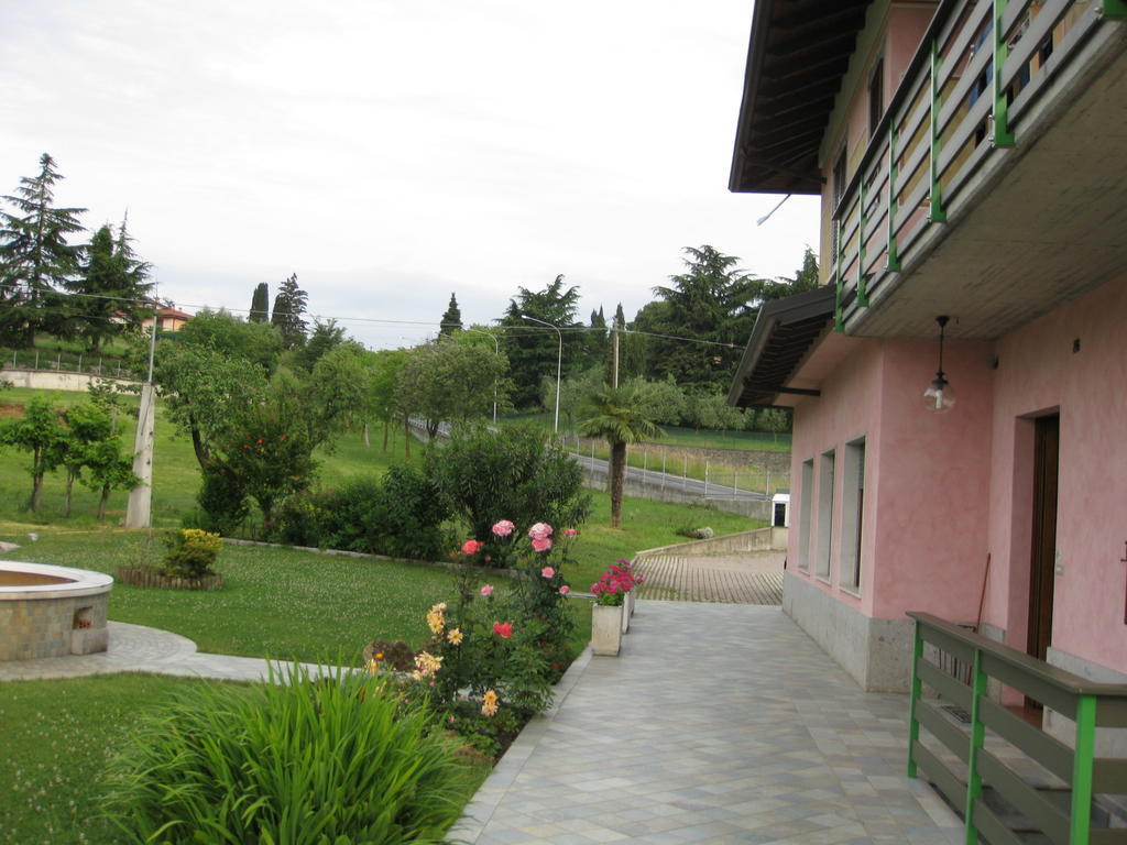 B&B Garden Solto Collina Buitenkant foto
