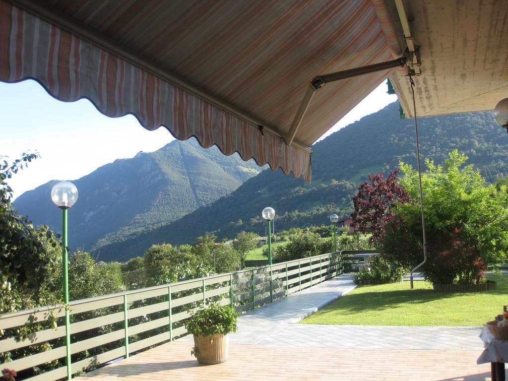 B&B Garden Solto Collina Buitenkant foto
