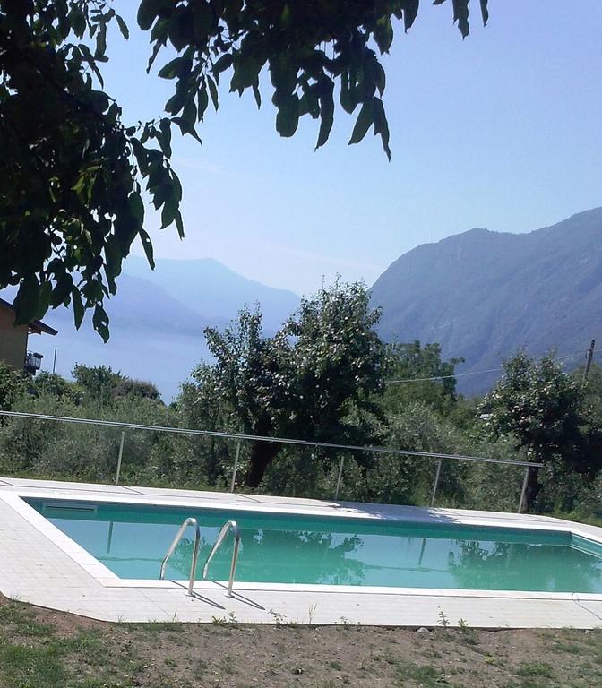 B&B Garden Solto Collina Buitenkant foto